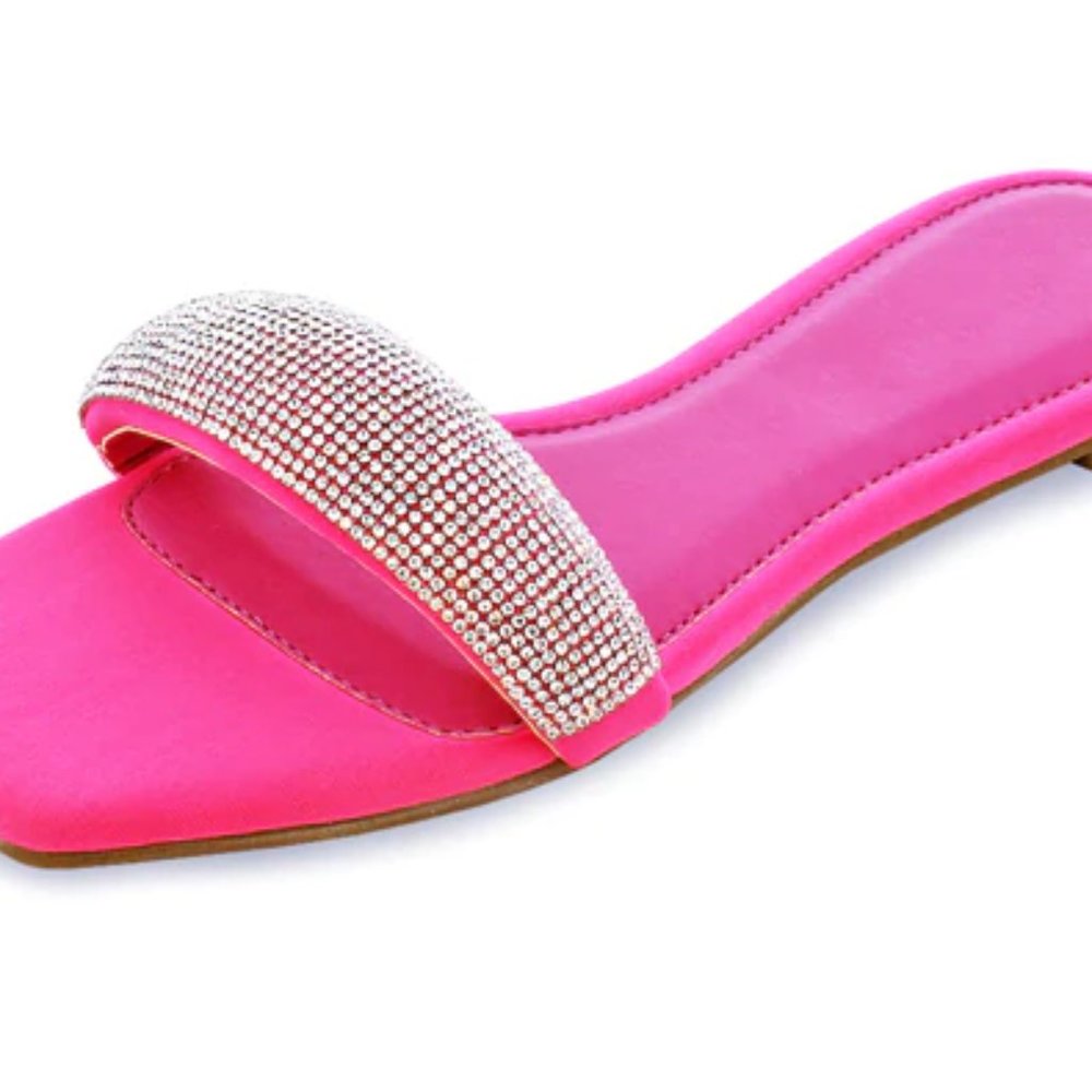 Women's flat pink sandal